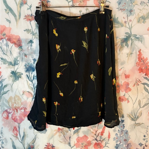 Vintage Floral Black Skirt - Picture 5 of 9